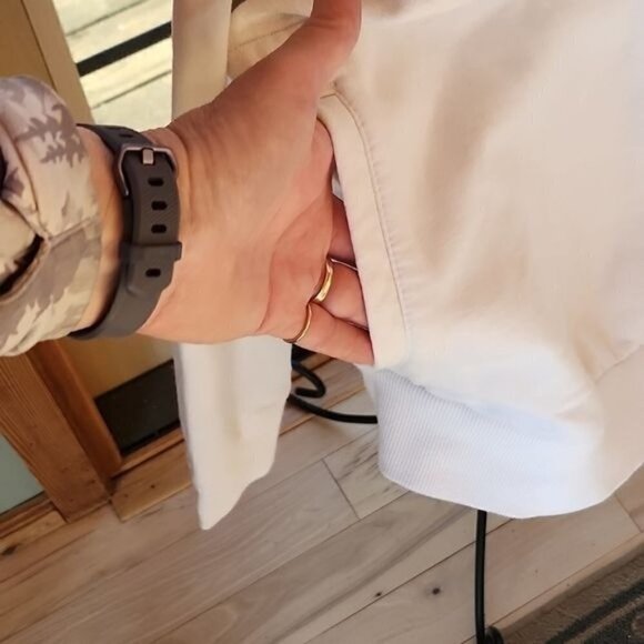 Columbia Graphic Logo 2 Pockets Crew Neck Long Sleeve Sz. M (XL) Sweatshirt - Picture 3 of 9